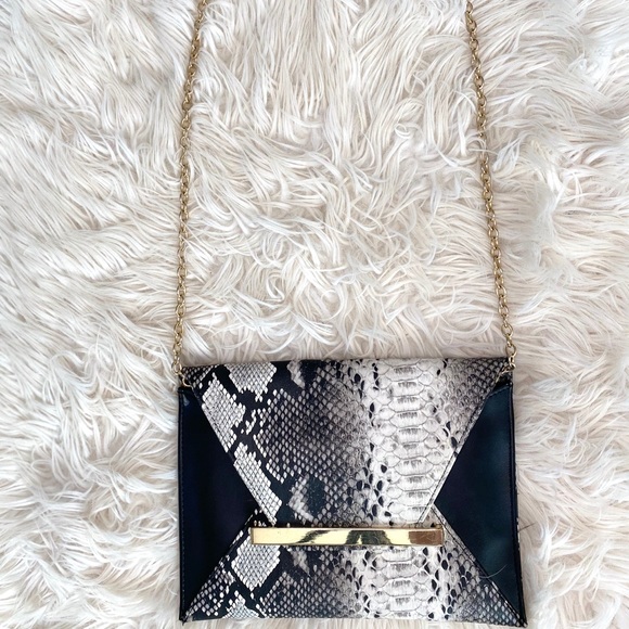 Crossbody Purse - Picture 2 of 4